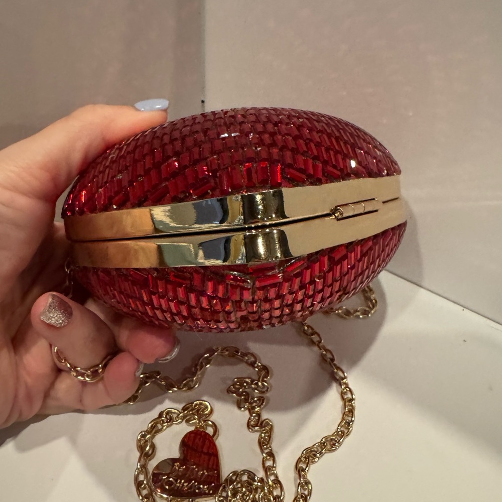 Betsey Johnson Heart Shaped Red Clutch with Gold Chain - Picture 4 of 5